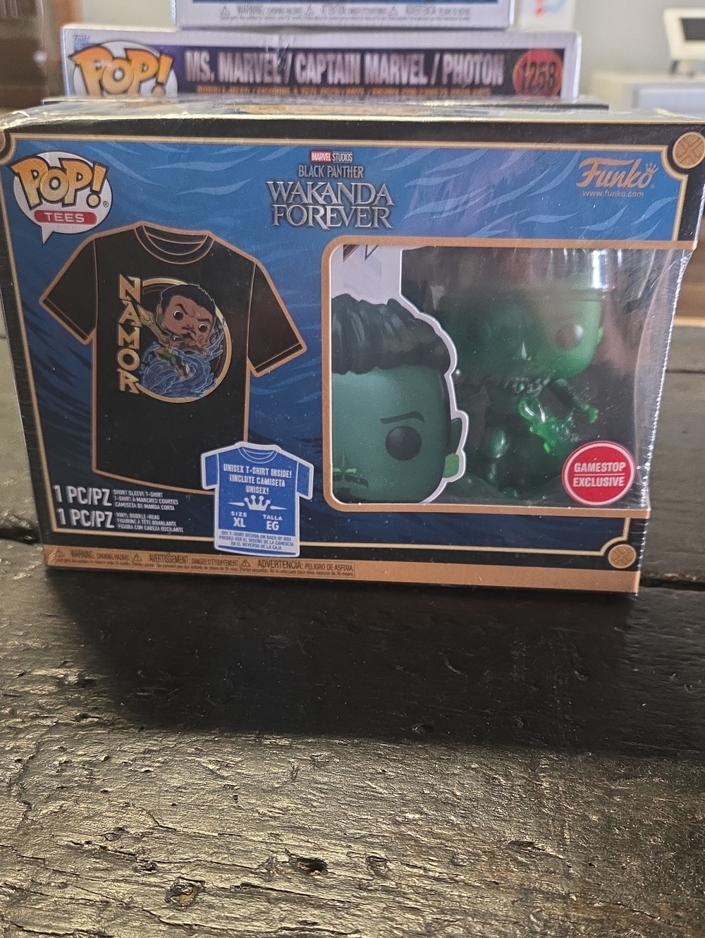 FUNKO POP TEE AND FIGURINE WAKANDA FOREVER